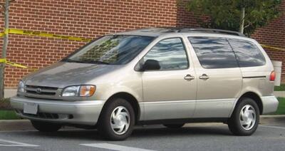 1998 Toyota Sienna LE   - Photo 1 - Glendora, CA 91740