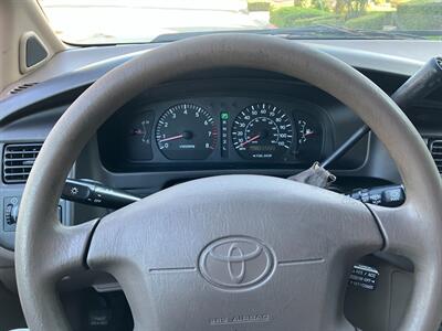 1998 Toyota Sienna LE   - Photo 25 - Glendora, CA 91740