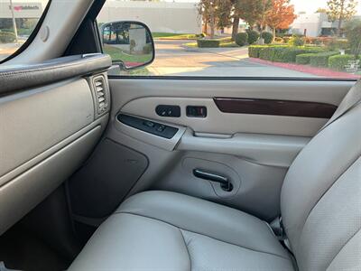 2003 Cadillac Escalade   - Photo 18 - Glendora, CA 91740