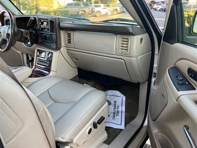 2003 Cadillac Escalade   - Photo 16 - Glendora, CA 91740