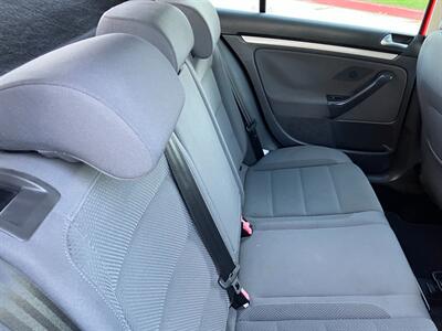 2007 Volkswagen Rabbit PZEV   - Photo 12 - Glendora, CA 91740