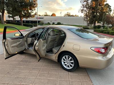 2002 Lexus ES 300   - Photo 12 - Glendora, CA 91740