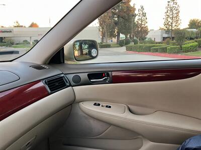 2002 Lexus ES 300   - Photo 22 - Glendora, CA 91740