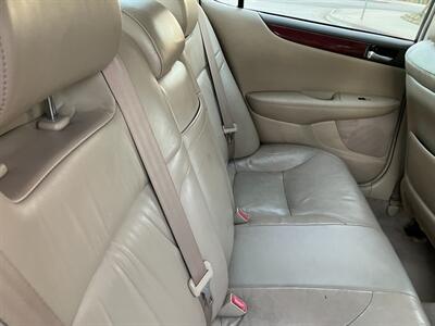 2002 Lexus ES 300   - Photo 18 - Glendora, CA 91740