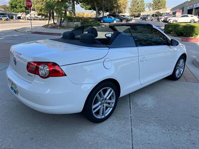 2009 Volkswagen Eos Komfort   - Photo 4 - Glendora, CA 91740