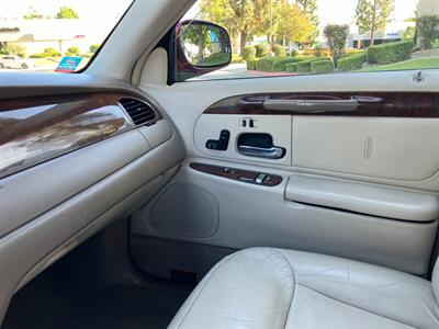 2000 Lincoln Town Car Cartier   - Photo 25 - Glendora, CA 91740