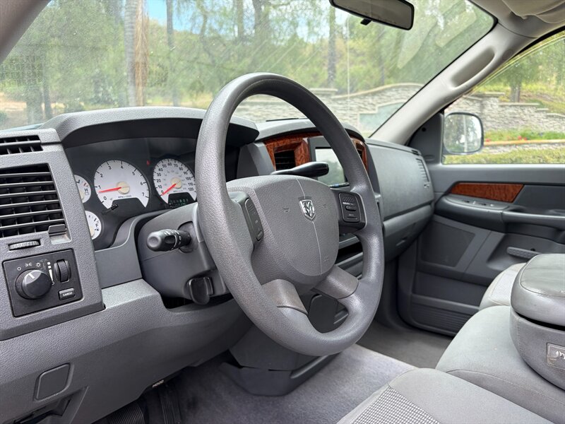2006 Dodge Ram 1500 SLT - Photo 8 - Glendora, CA 91740