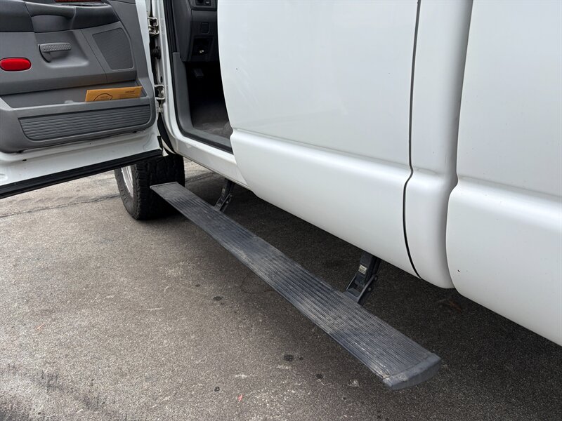 2006 Dodge Ram 1500 SLT - Photo 7 - Glendora, CA 91740