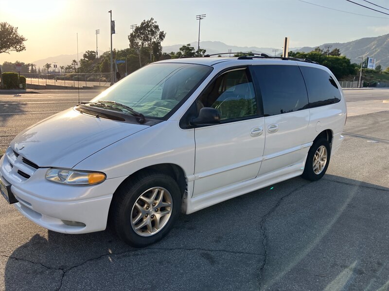 1998 Dodge Grand Caravan LE - Photo 1 - Glendora, CA 91740