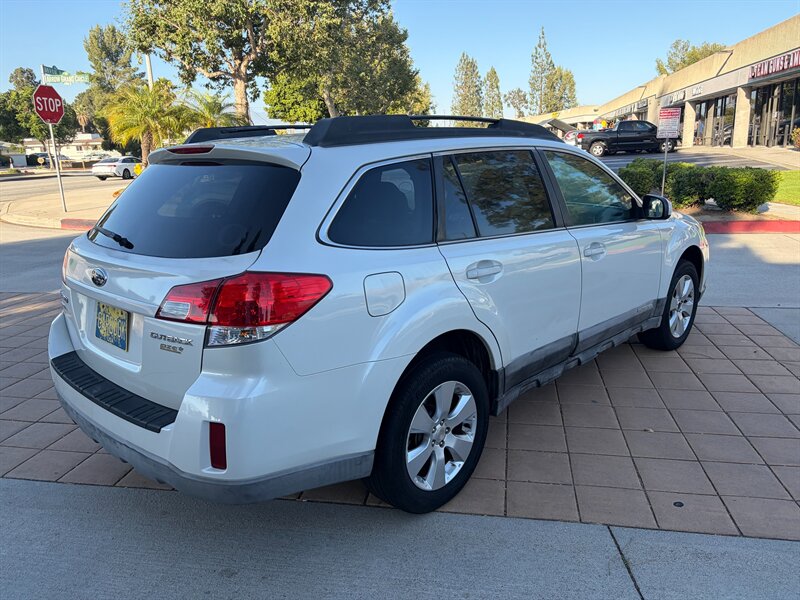 2010 Subaru Outback 2.5i Limited - Photo 4 - Glendora, CA 91740