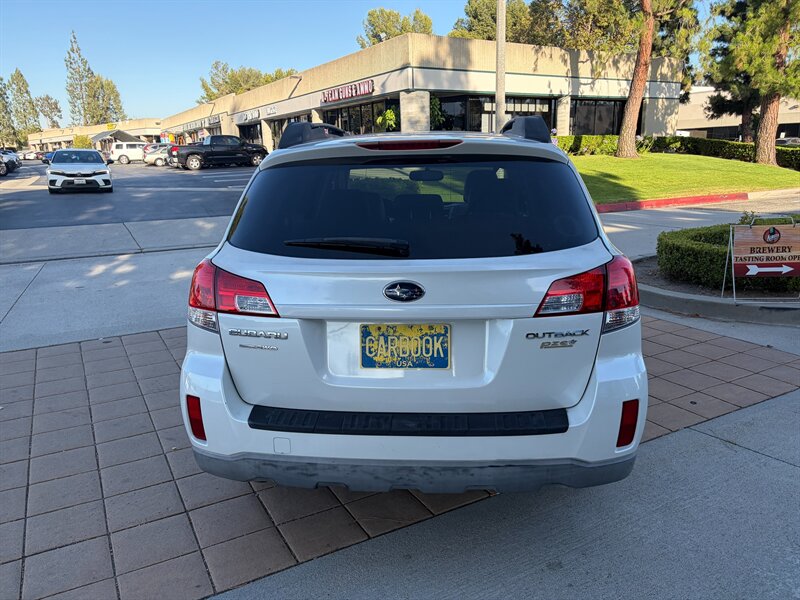 2010 Subaru Outback 2.5i Limited - Photo 5 - Glendora, CA 91740