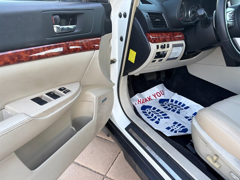 2010 Subaru Outback 2.5i Limited - Photo 10 - Glendora, CA 91740