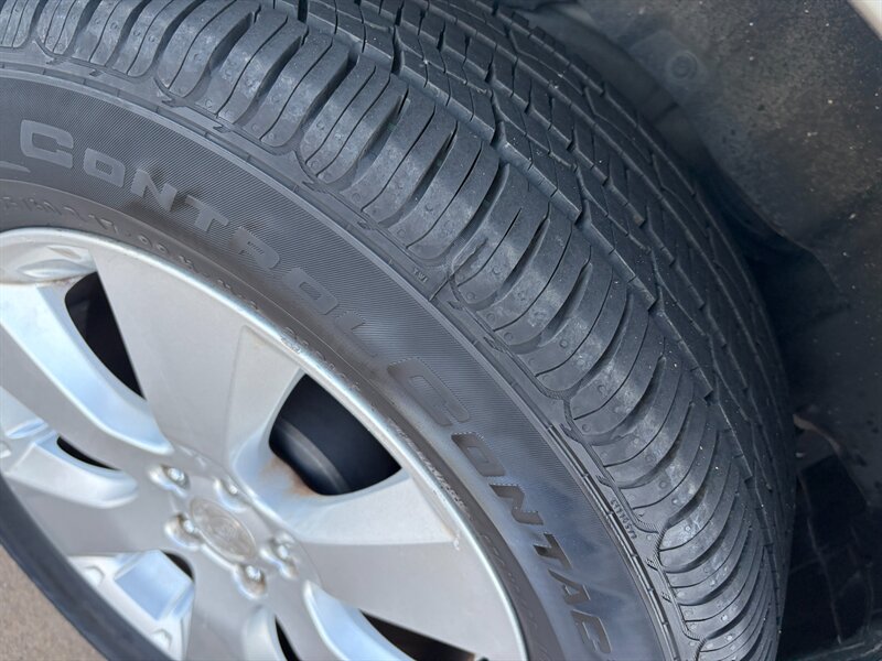 2010 Subaru Outback 2.5i Limited - Photo 7 - Glendora, CA 91740