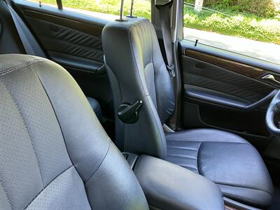 2006 Mercedes-Benz C 350 Sport   - Photo 16 - Glendora, CA 91740