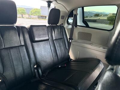 2016 Chrysler Town and Country Touring   - Photo 20 - Glendora, CA 91740