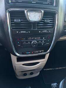 2016 Chrysler Town and Country Touring   - Photo 22 - Glendora, CA 91740