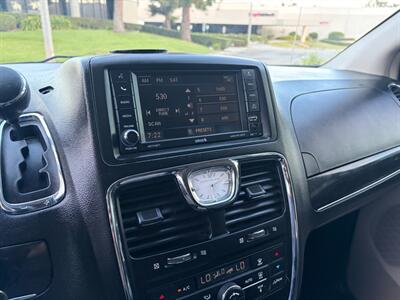 2016 Chrysler Town and Country Touring   - Photo 23 - Glendora, CA 91740