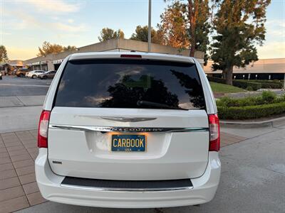 2016 Chrysler Town and Country Touring   - Photo 5 - Glendora, CA 91740