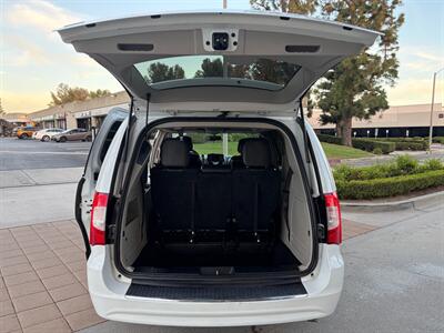 2016 Chrysler Town and Country Touring   - Photo 16 - Glendora, CA 91740