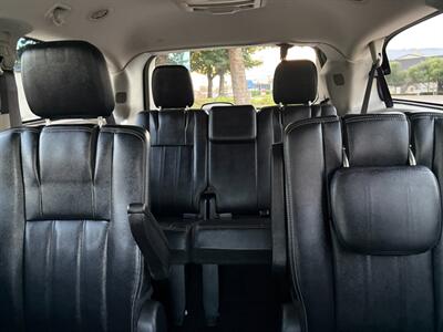 2016 Chrysler Town and Country Touring   - Photo 25 - Glendora, CA 91740
