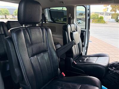 2016 Chrysler Town and Country Touring   - Photo 19 - Glendora, CA 91740