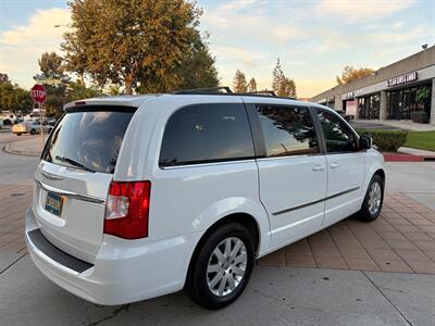 2016 Chrysler Town and Country Touring   - Photo 4 - Glendora, CA 91740