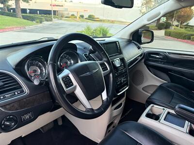 2016 Chrysler Town and Country Touring   - Photo 8 - Glendora, CA 91740