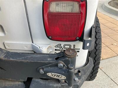 1993 Jeep Wrangler   - Photo 17 - Glendora, CA 91740