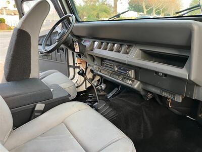 1993 Jeep Wrangler   - Photo 11 - Glendora, CA 91740
