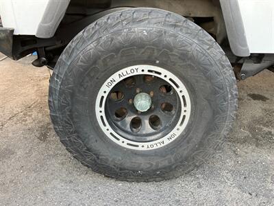 1993 Jeep Wrangler   - Photo 35 - Glendora, CA 91740