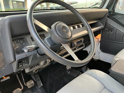 1993 Jeep Wrangler   - Photo 8 - Glendora, CA 91740