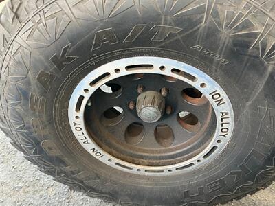 1993 Jeep Wrangler   - Photo 39 - Glendora, CA 91740
