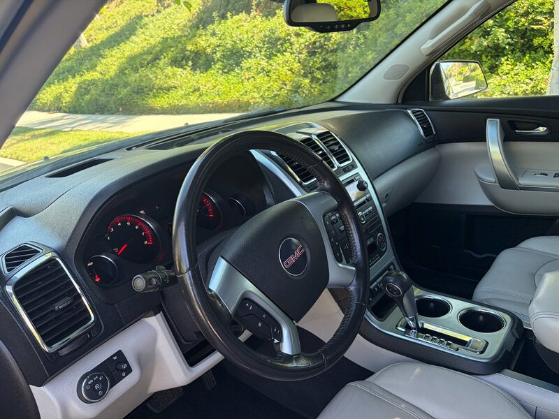 2007 GMC Acadia SLT-1 - Photo 8 - Glendora, CA 91740