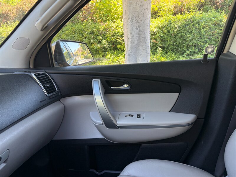 2007 GMC Acadia SLT-1 - Photo 27 - Glendora, CA 91740