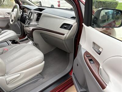 2011 Toyota Sienna XLE 8-Passenger   - Photo 18 - Glendora, CA 91740