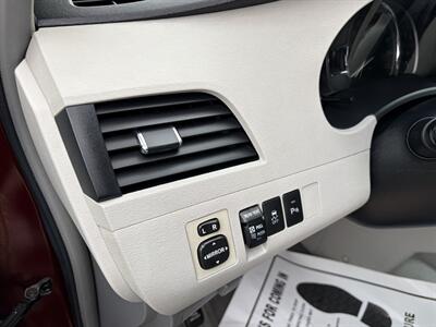 2011 Toyota Sienna XLE 8-Passenger   - Photo 25 - Glendora, CA 91740