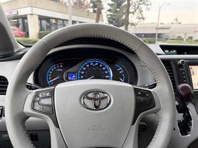 2011 Toyota Sienna XLE 8-Passenger   - Photo 35 - Glendora, CA 91740