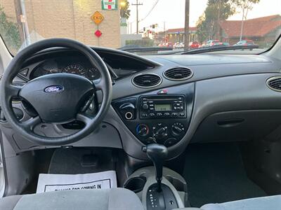 2002 Ford Focus SE   - Photo 12 - Glendora, CA 91740