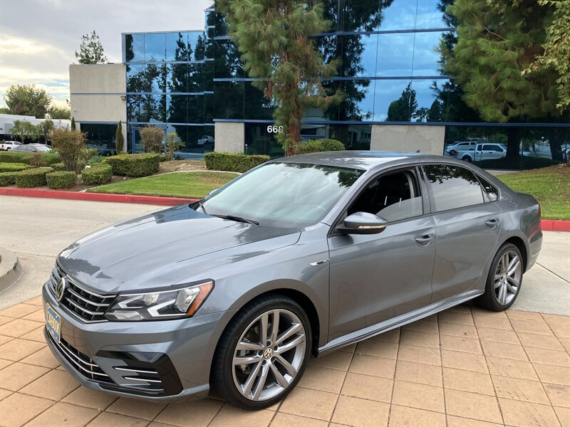2018 Volkswagen Passat R-Line's photo