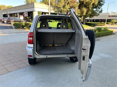 2004 Toyota RAV4   - Photo 8 - Glendora, CA 91740