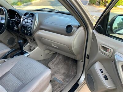 2004 Toyota RAV4   - Photo 22 - Glendora, CA 91740