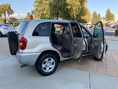 2004 Toyota RAV4   - Photo 10 - Glendora, CA 91740
