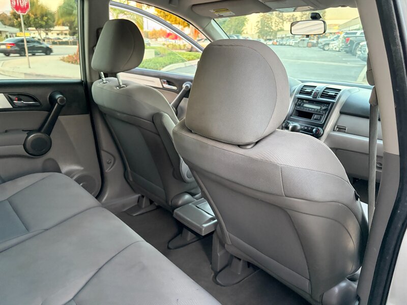 2011 Honda CR-V LX - Photo 16 - Glendora, CA 91740