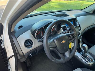 2014 Chevrolet Cruze LS Auto - Photo 6 - Glendora, CA 91740