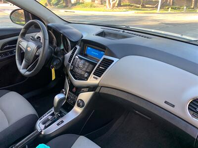2014 Chevrolet Cruze LS Auto - Photo 13 - Glendora, CA 91740