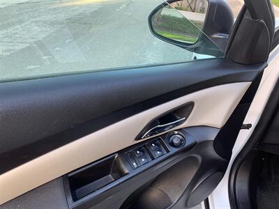 2014 Chevrolet Cruze LS Auto - Photo 7 - Glendora, CA 91740