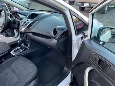 2012 Ford Fiesta SE   - Photo 13 - Glendora, CA 91740