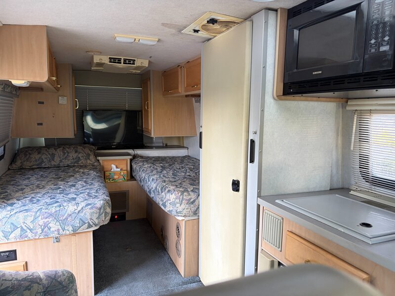 2000 VW Eurovan - Photo 17 - Glendora, CA 91740