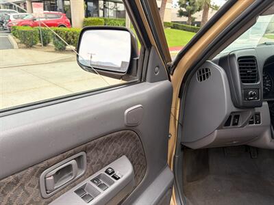 2001 Nissan Xterra XE-V6 - Photo 11 - Glendora, CA 91740