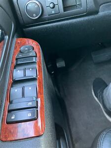 2010 Chevrolet Suburban LT   - Photo 35 - Glendora, CA 91740